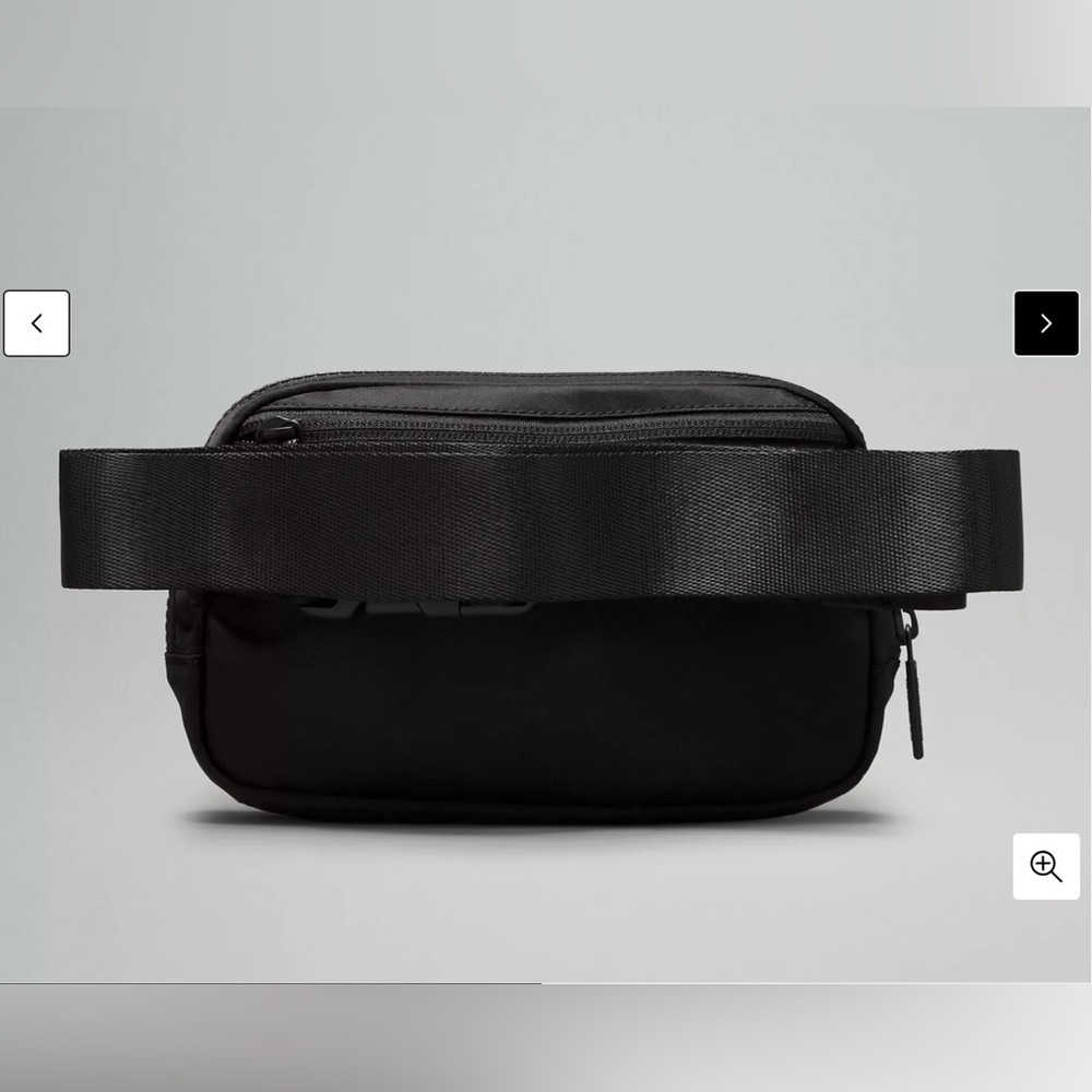 Lululemon 1L Everywhere Belt Bag Black with silver logo - Picture 2 of 7